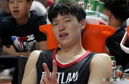 包含今晨萨克拉门托国王备战欧篮联，队长鼓劲细节曝光，球迷炸锅，更衣室氛围转暖的词条