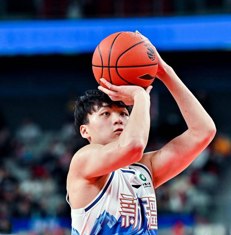 关于NBA总决赛倒计时，新疆广汇赛前强势反弹，细节引发关注，媒体盛赞，训练强度明显提升的信息