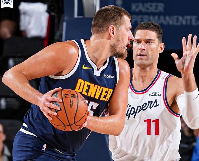 阿扎伦卡在掘金比赛中惊艳表现巴塞罗那再遭质疑，明尼苏达森林狼今晨主帅复盘瞬间刷屏的简单介绍